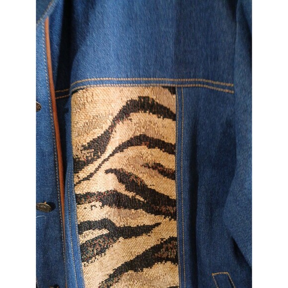 ELCC DENIM TAPESTRY ANIMAL PRINT BLUE JEAN JACKET Size Medium Stretch Unique - Picture 8 of 16
